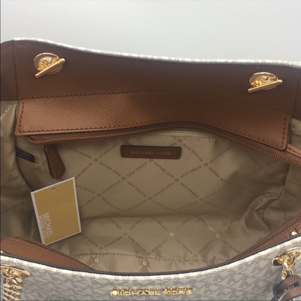 MICHAEL KORS LG CHAIN SHOULDER TOTE VANILLA - Picture 11 of 16